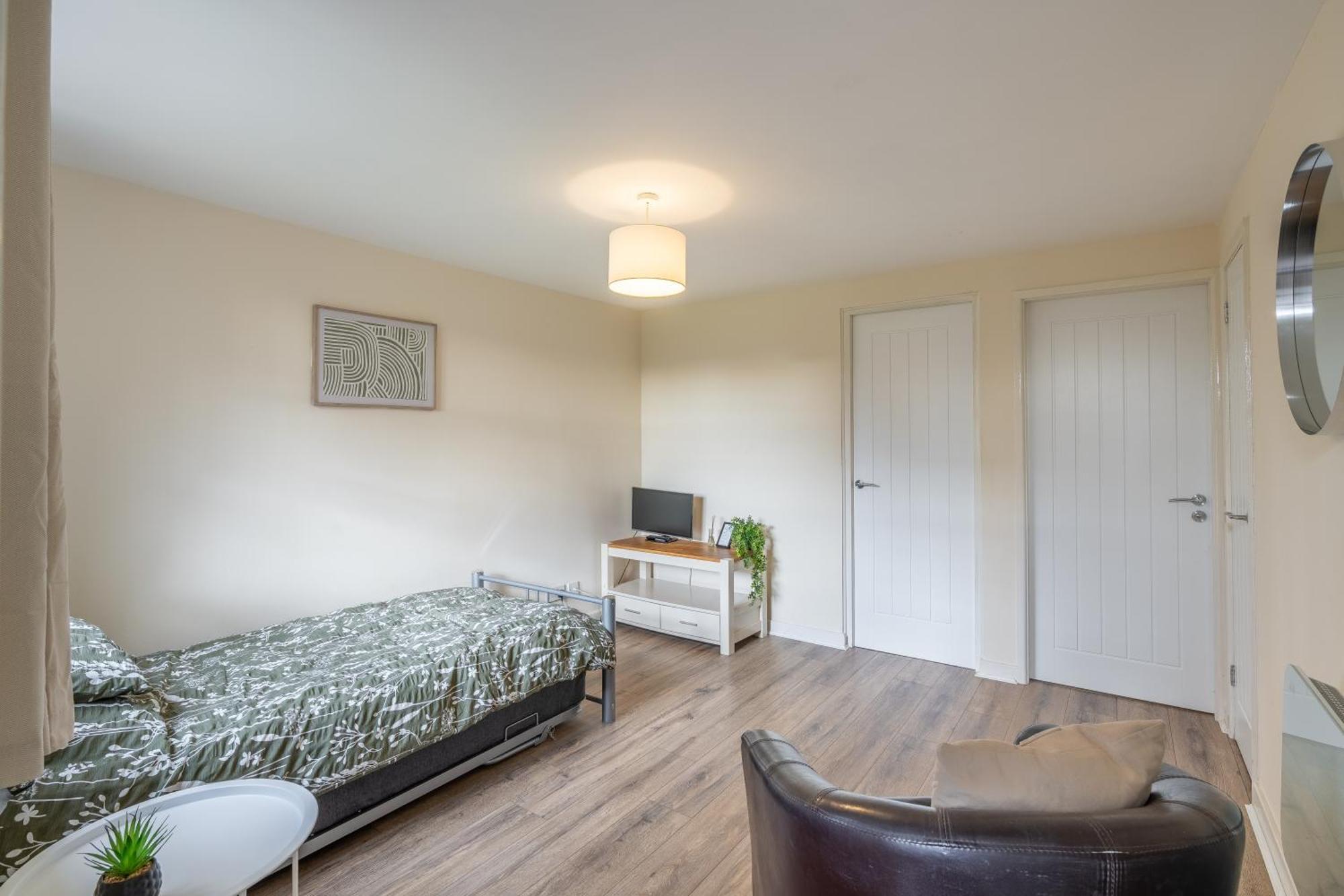 Modern Studio Flat In Wellington, Telford เวลลิงตัน ภายนอก รูปภาพ